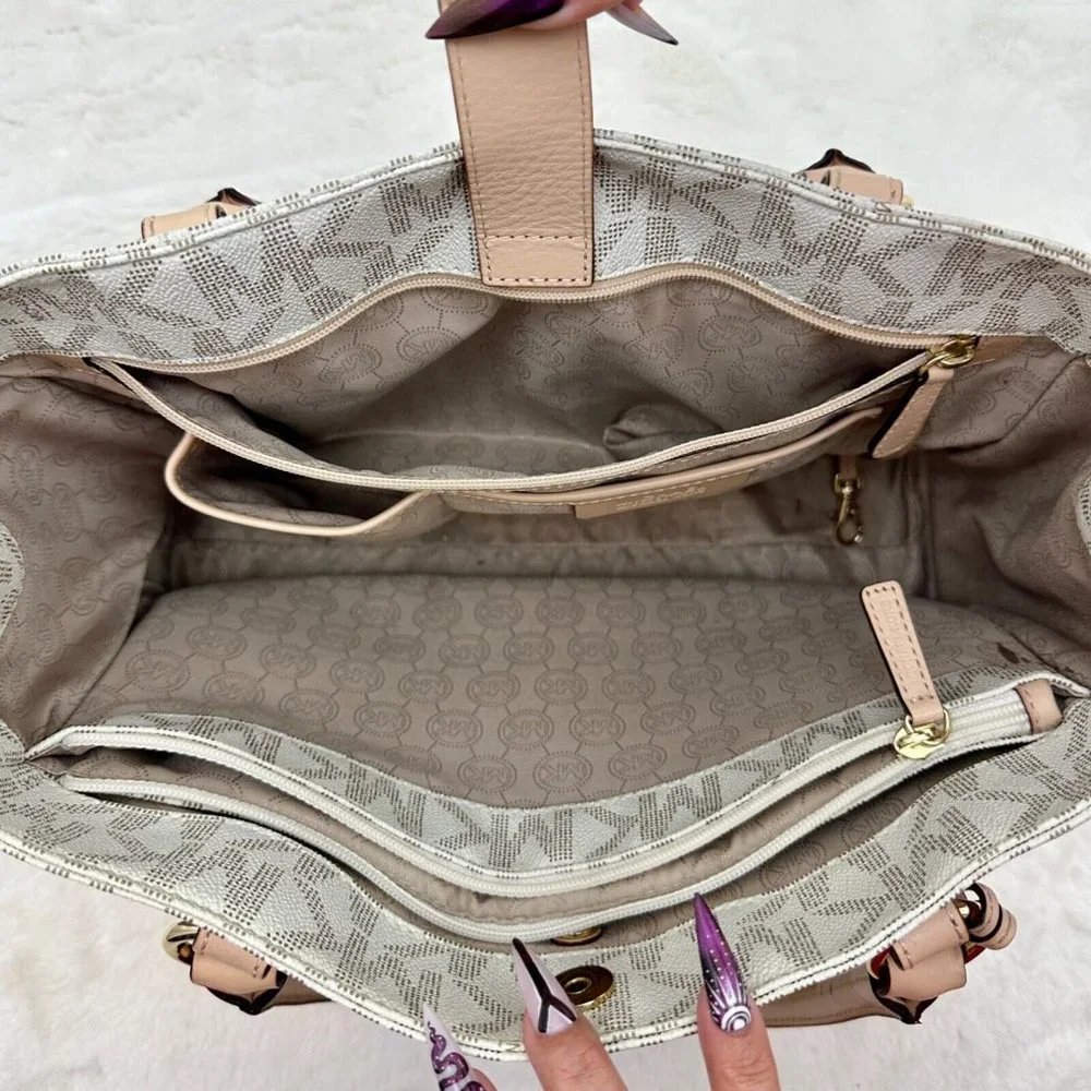 Michael Kors Leather Handbag White Logo Tan Straps Purse Great Condition